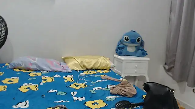 SaraStoneCute online show from 24, 3, 2026