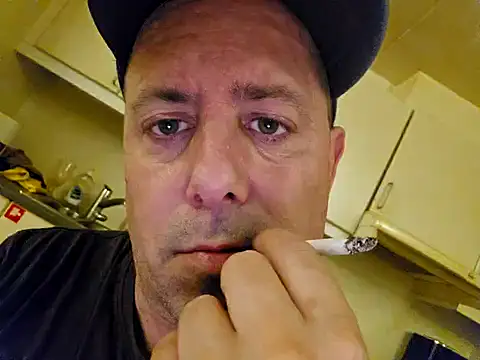 Snapshot of HeteroHotGuy1 chatting on 27, 1, 2025 HeteroHotGuy1 online show from 27, 1, 2025