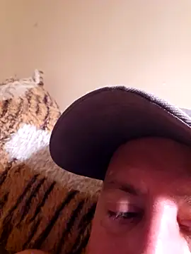Snapshot of HeteroHotGuy1 chatting on 5, 10, 2025 HeteroHotGuy1 online show from 5, 10, 2025