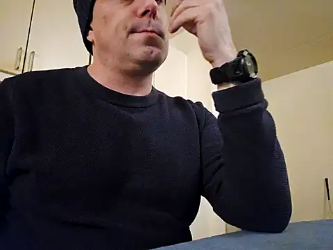 Snapshot of HeteroHotGuy1 chatting on 17, 2, 2025 HeteroHotGuy1 online show from 17, 2, 2025