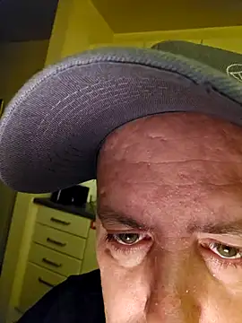 Snapshot of HeteroHotGuy1 chatting on 12, 12, 2024 HeteroHotGuy1 online show from 12, 12, 2024