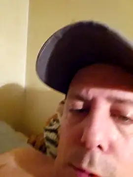 Snapshot of HeteroHotGuy1 chatting on 9, 3, 2025 HeteroHotGuy1 online show from 9, 3, 2025