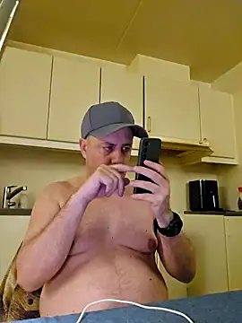 Snapshot of HeteroHotGuy1 chatting on 16, 1, 2025 HeteroHotGuy1 online show from 16, 1, 2025
