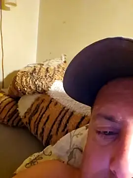 Snapshot of HeteroHotGuy1 chatting on 24, 9, 2025 HeteroHotGuy1 online show from 24, 9, 2025