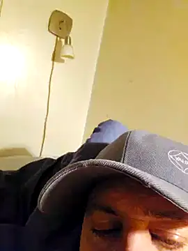 Snapshot of HeteroHotGuy1 chatting on 30, 1, 2025 HeteroHotGuy1 online show from 30, 1, 2025