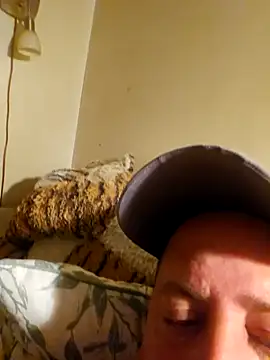 Snapshot of HeteroHotGuy1 chatting on 28, 9, 2025 HeteroHotGuy1 online show from 28, 9, 2025