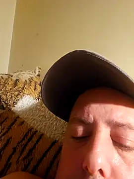 Snapshot of HeteroHotGuy1 chatting on 3, 10, 2025 HeteroHotGuy1 online show from 3, 10, 2025