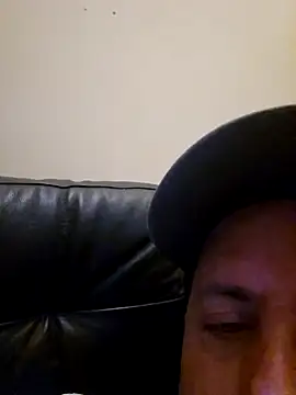 Snapshot of HeteroHotGuy1 chatting on 29, 9, 2025 HeteroHotGuy1 online show from 29, 9, 2025