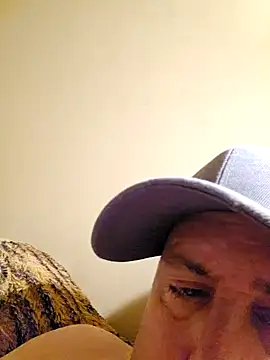 Snapshot of HeteroHotGuy1 chatting on 27, 12, 2024 HeteroHotGuy1 online show from 27, 12, 2024