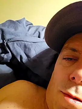 Snapshot of HeteroHotGuy1 chatting on 29, 1, 2025 HeteroHotGuy1 online show from 29, 1, 2025