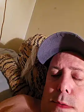 Snapshot of HeteroHotGuy1 chatting on 11, 1, 2025 HeteroHotGuy1 online show from 11, 1, 2025