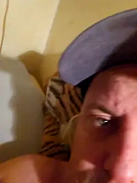 Snapshot of HeteroHotGuy1 chatting on 24, 2, 2025 HeteroHotGuy1 online show from 24, 2, 2025