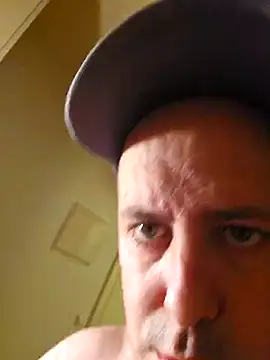 Snapshot of HeteroHotGuy1 chatting on 20, 1, 2025 HeteroHotGuy1 online show from 20, 1, 2025