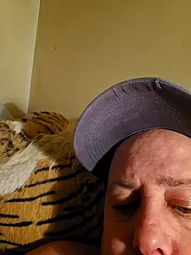 Snapshot of HeteroHotGuy1 chatting on 16, 2, 2025 HeteroHotGuy1 online show from 16, 2, 2025