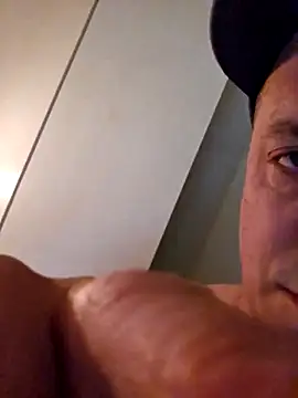 Snapshot of HeteroHotGuy1 chatting on 9, 3, 2025 HeteroHotGuy1 online show from 9, 3, 2025