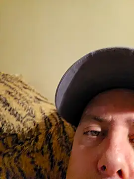 Snapshot of HeteroHotGuy1 chatting on 23, 1, 2025 HeteroHotGuy1 online show from 23, 1, 2025