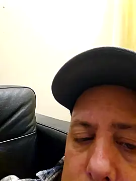 Snapshot of HeteroHotGuy1 chatting on 22, 2, 2025 HeteroHotGuy1 online show from 22, 2, 2025