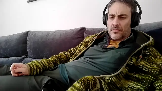 Snapshot of basquehotboy chatting on 31, 1, 2025 basquehotboy online show from 31, 1, 2025