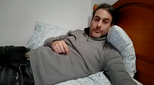 Snapshot of basquehotboy chatting on 27, 12, 2024 basquehotboy online show from 27, 12, 2024