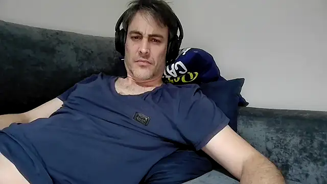 Snapshot of basquehotboy chatting on 8, 1, 2025 basquehotboy online show from 8, 1, 2025