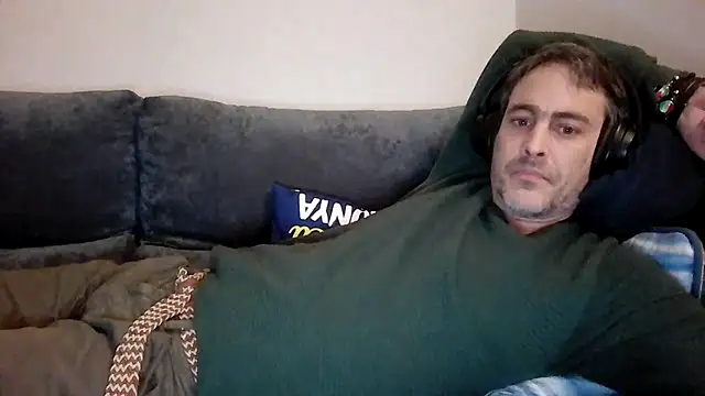 Snapshot of basquehotboy chatting on 11, 12, 2024 basquehotboy online show from 11, 12, 2024