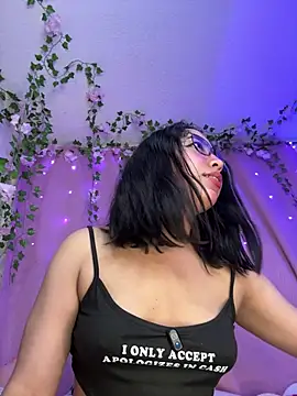 Snapshot of anni_ross chatting on 8, 7, 2026 anni ross online show from 8, 7, 2026