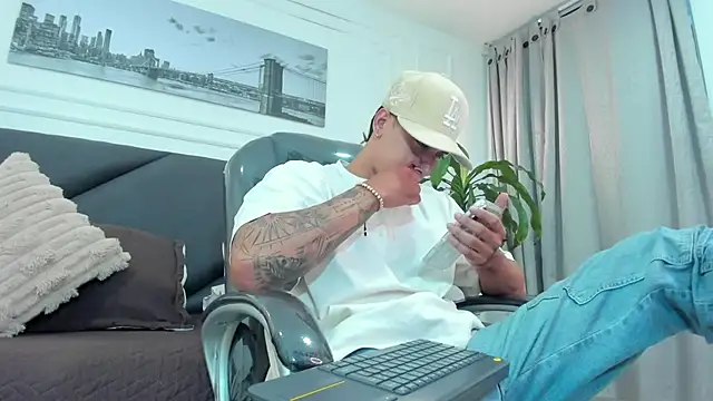 Damian23   online show from 12, 11, 2025