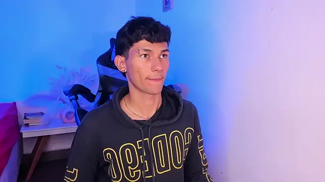 Snapshot of Alexx_tc chatting on 2, 11, 2025 Alexx tc online show from 2, 11, 2025