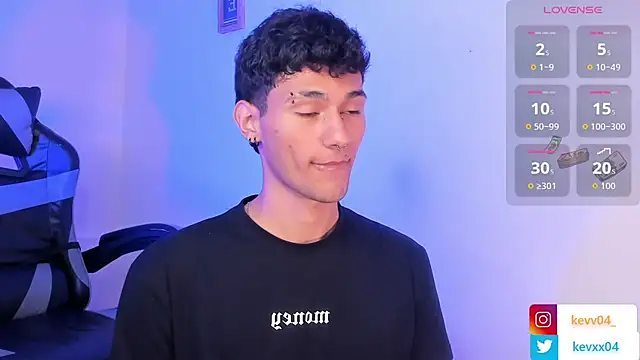 Snapshot of Alexx_tc chatting on 6, 11, 2025 Alexx tc online show from 6, 11, 2025