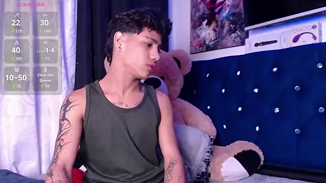 Snapshot of Sexys_Boys_Hot1 chatting on 13, 11, 2025 Sexys Boys Hot1 online show from 13, 11, 2025