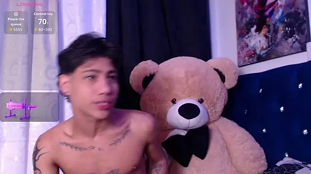 Snapshot of Sexys_Boys_Hot1 chatting on 14, 11, 2025 Sexys Boys Hot1 online show from 14, 11, 2025