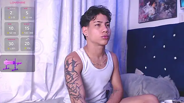 Snapshot of Sexys_Boys_Hot1 chatting on 28, 11, 2025 Sexys Boys Hot1 online show from 28, 11, 2025