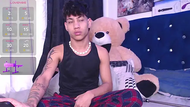 Snapshot of Sexys_Boys_Hot1 chatting on 7, 11, 2025 Sexys Boys Hot1 online show from 7, 11, 2025