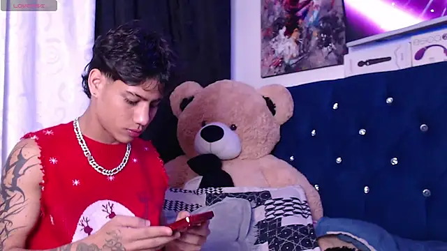 Snapshot of Sexys_Boys_Hot1 chatting on 20, 11, 2025 Sexys Boys Hot1 online show from 20, 11, 2025