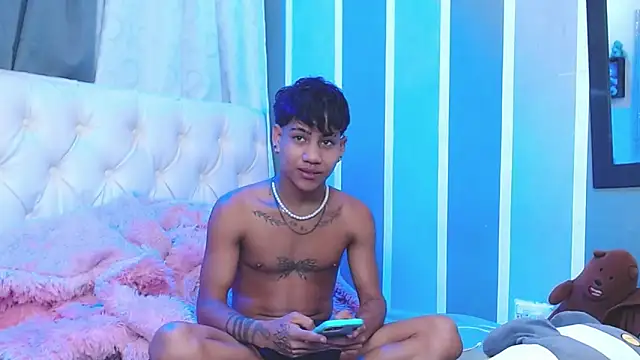 Sexys Boys Hot1 online show from 15, 1, 2025