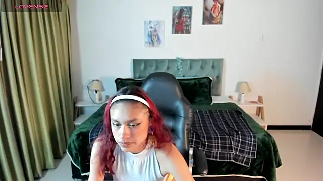 Snapshot of Kat_cute_ chatting on 5, 3, 2025 Kat cute online show from 5, 3, 2025