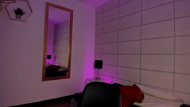 Christine Laam online show from 18, 4, 2026