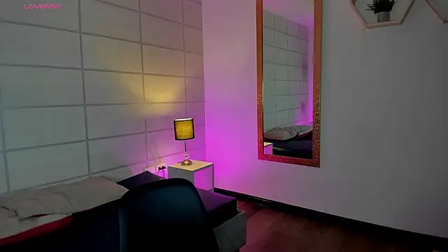 Christine Laam online show from 3, 3, 2026