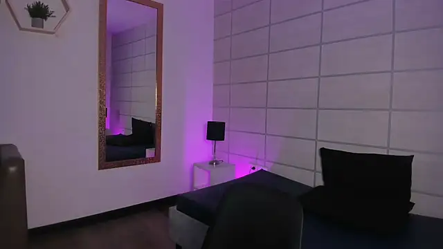 Christine Laam online show from 15, 4, 2026