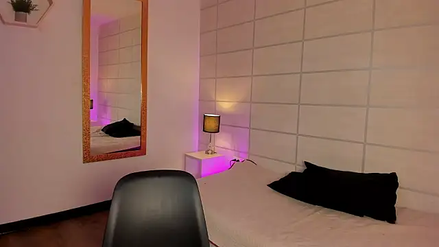 Christine Laam online show from 30, 3, 2026