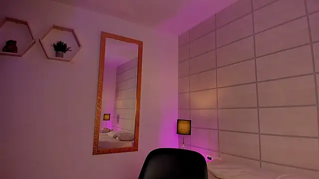 Christine Laam online show from 20, 4, 2026