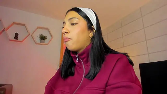 Christine Laam online show from 20, 11, 2025