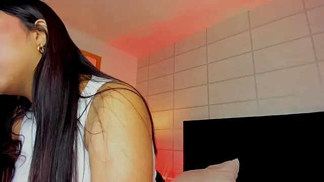 Christine Laam online show from 27, 10, 2025