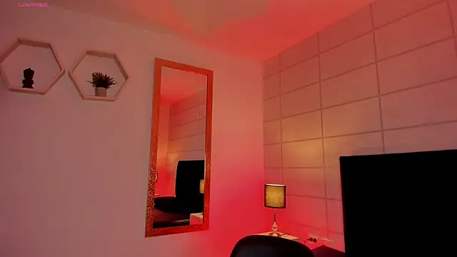 Christine Laam online show from 22, 12, 2025