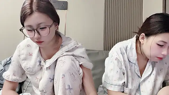 Snapshot of MM_YY_SS chatting on 21, 10, 2025 MM YY SS online show from 21, 10, 2025