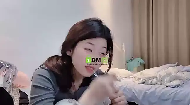 Snapshot of MM_YY_SS chatting on 2, 1, 2025 MM YY SS online show from 2, 1, 2025
