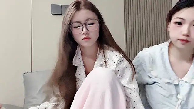 Snapshot of MM_YY_SS chatting on 23, 10, 2025 MM YY SS online show from 23, 10, 2025
