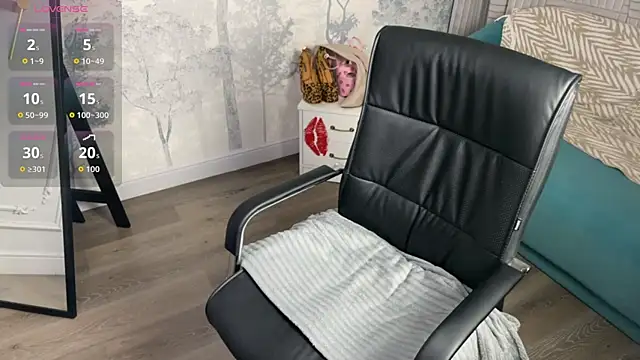 Eva Conors  online show from 8, 10, 2025