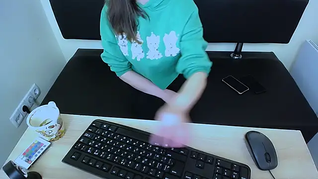 Snapshot of LaimaV_ chatting on 3, 11, 2025 LaimaV online show from 3, 11, 2025