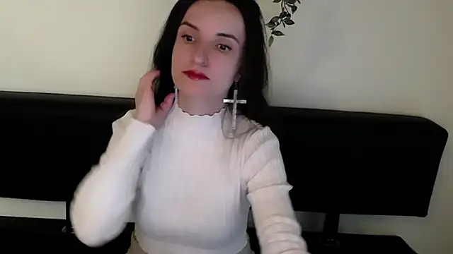 LaimaV  online show from 15, 4, 2026